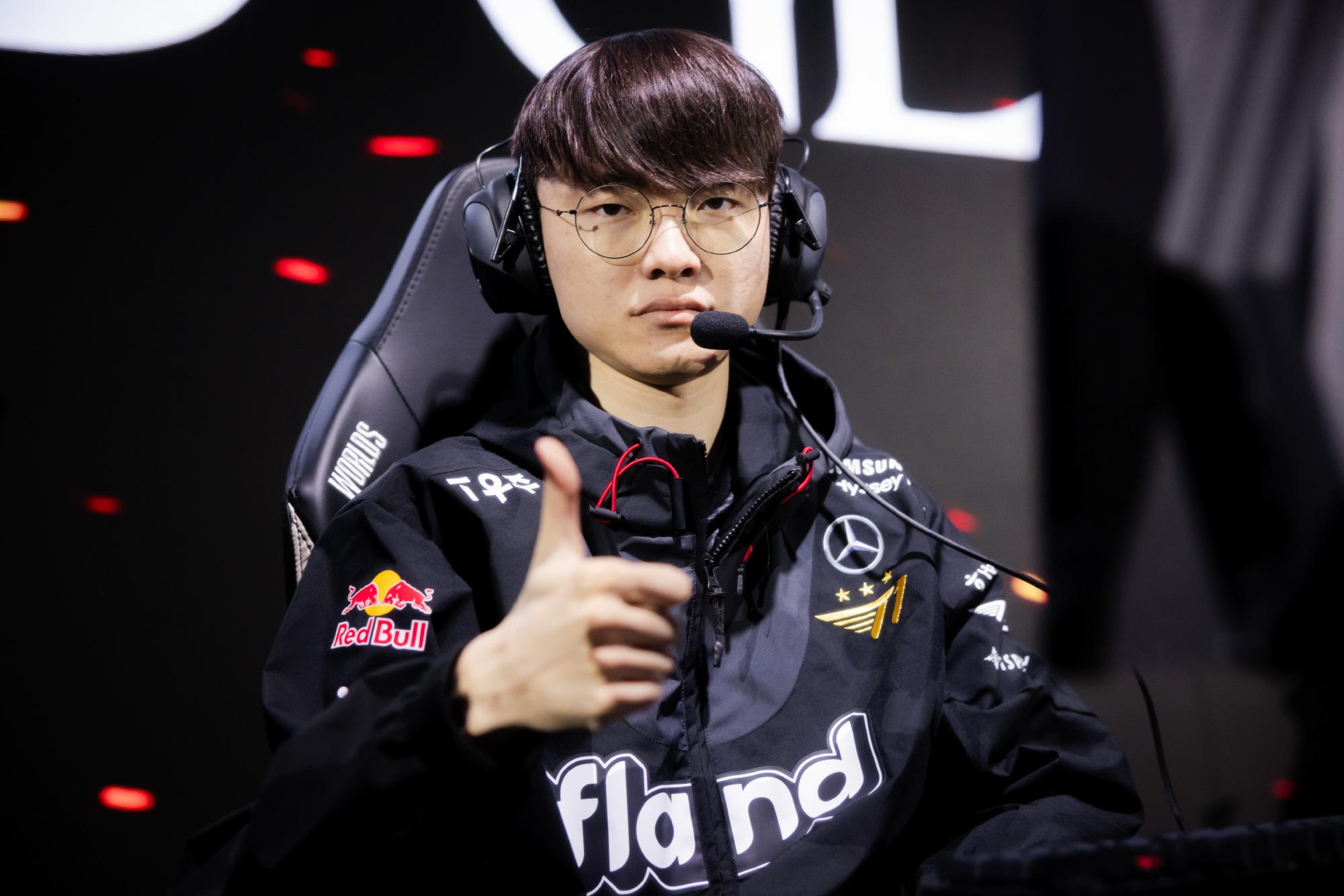 九游app-Faker重返赛场，表现优异首场状态出色，勇士观众沸腾！气势如虹延续(fakers赛对lpl胜率)